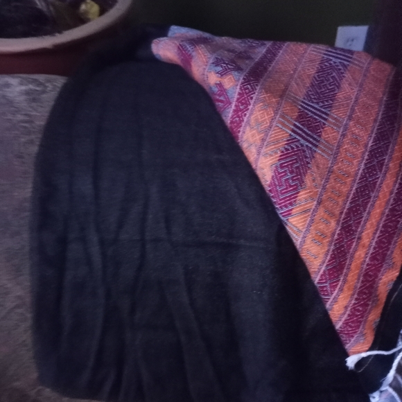 Oversized Pashmina - Picture 3 of 10